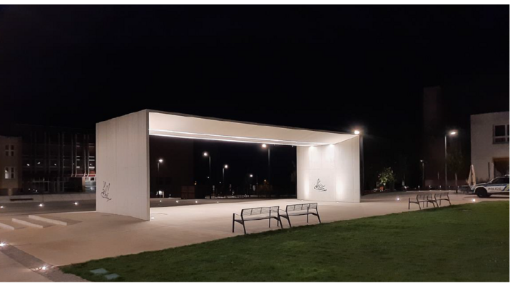 Opilý posprejoval policejní stanici a několik budov. Způsobil škodu za 27 tisíc