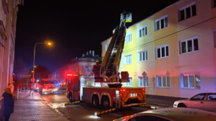 Odpalovali pyrotechniku na střeše, ta začala hořet. Hasiči zachránili majetek za 10 milionů