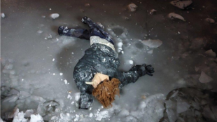 Polonahý kuřák, plyšák na schodech a figurína v biotopu. Městská policie Ostrava se podělila o kuriozity za uplynulý rok