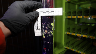 Ukradené čokolády daroval kamarádům. Během jednoho měsíce způsobil škodu za sto tisíc korun