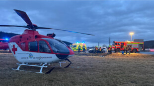 Dva zranění po srážce aut u Oder, jeden z řidičů zřejmě nedal přednost