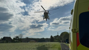 Záchranáři zasahovali u dvou vážných pádů z výšky v Holčovicích a Josefovicích, k těžce zraněným mužům letěl vrtulník