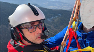 Turista se zranil na ledu pod Lysou horou. Letěl pro něj vrtulník