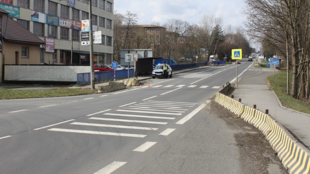 Neznámý řidič se střetl s nezletilým chodcem na přechodě v Oldřichovicích. Policie hledá svědky