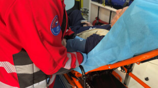 Dvoutunový předmět částečně zavalil 56letého muže v Horní Suché