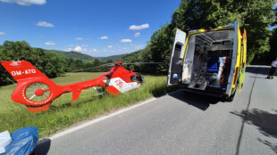 Motorkář vyletěl na Bruntálsku ze silnice a utrpěl těžká zranění