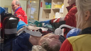 Starší muž v Novém Jičíně spadl ze žebříku, utrpěl vážná zranění