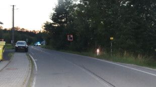 Cyklista skončil po střetu s autem v ohrožení života v nemocnici