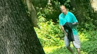 Muž se měl ukájet při sledování ženy a dítěte v Karviné. Policie hledá ženu i svědky