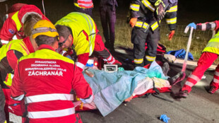 Mladého muže museli oživovat po nehodě auta na Bruntálsku