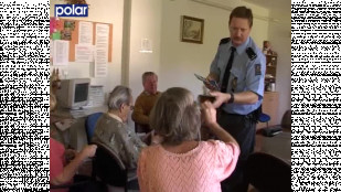 Policie v domově důchodců školila seniory