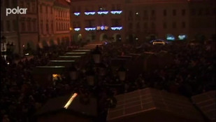 Ohňostroj na náměstí přilákal tisíce lidí