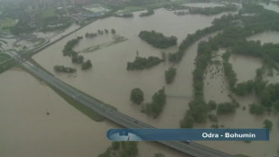 Aktuální letecké záběry zaplavených oblastí v okolí řeky Odry