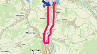 V Bašce se staví lávka pro pěší, motoristé ale na nový most musí počkat