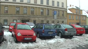 Zimní údržbu v Novém Jičíně zkomplikoval mráz a parkující řidiči