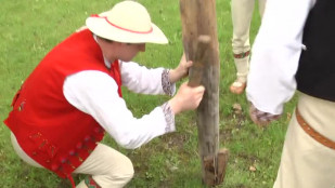 Každou květnovou neděli zazní v lázeňském parku folklorní hudba, koná se Máj nad Olzou