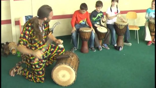 Školní vysílání 2. 8. 2011 - ZŠ Školská - africké djembe bubny