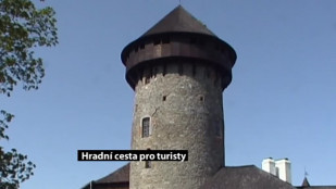 Hradní cesta - zbrusu nový turistický průvodce po hradech a zámcích