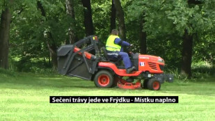 Sečení trávy jede ve Frýdku - Místku naplno