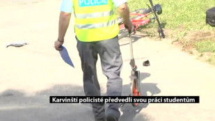 Karvinští policisté předvedli svou práci studentům