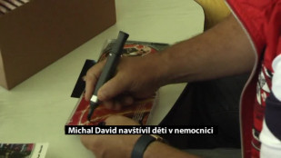 Michal David navštívil dětské oddělení rájecké nemocnice