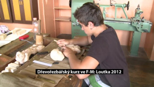 Dřevořezbářský kurz ve F-M: Loutka 2012