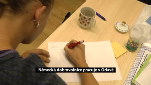 Německá dobrovolnice pracuje v Orlové