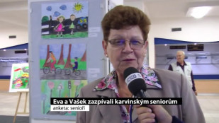 Eva a Vašek zazpívali karvinským seniorům