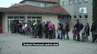 Dobytí Pevnosti sedmi skal aneb strašidelná škola