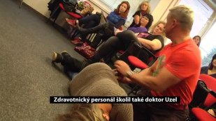 Zdravotnický personál školil také doktor Uzel