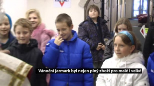 Vánoční jarmark byl nejen plný zboží pro malé i velké