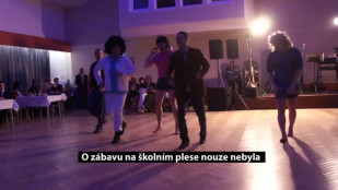 O zábavu na školním plese nouze nebyla