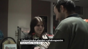 Bez komentáře - valentýnské koupání na novojičínském bazénu