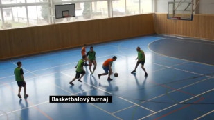 Turnaj v basketbalu vyhráli učitelé