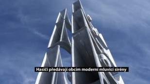 Hasiči předávají obcím moderní mluvící sirény