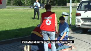 Poskytnout první pomoc a zachránit život na cestách v Novém Jičíně