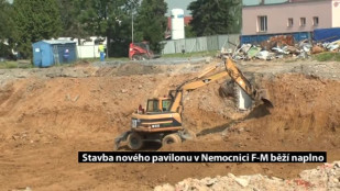 Stavba nového pavilonu v Nemocnici F-M běží naplno