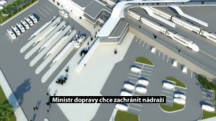 Ministr dopravy umýval okna havířovského nádraží