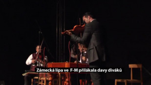 Zámecká lípa ve F-M přilákala davy diváků