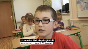 Stonavští žáci přepisují Bibli