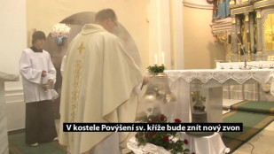 Nový zvon v kostele Povýšení svatého kříže v Karviné