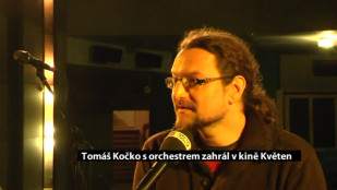 Tomáš Kočko s orchestrem zahrál v novojičínském kině Květen