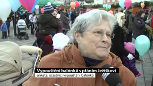 Vypouštění balónků s přáním Ježíškovi v Novém Jičíně