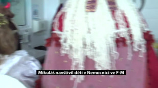 Mikuláš navštívil děti v Nemocnici ve F-M