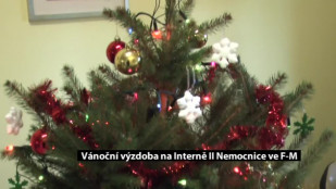 Vánoční výzdoba na Interně II Nemocnice ve F-M