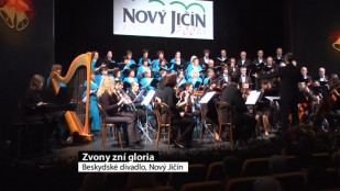 Bez komentáře - Zvony zní gloria v Novém Jičíně