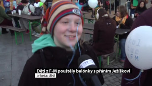 Děti pouštěly balónky s přáním Ježíškovy