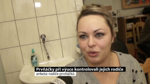 Prvňáčky při výuce kontrolovali jejich rodiče