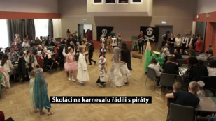 Školáci na karnevalu řádili s piráty