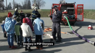 Strażacy w PSP Stonawa - Hasiči v polské škole ve Stonavě